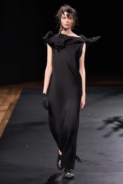 Look 19